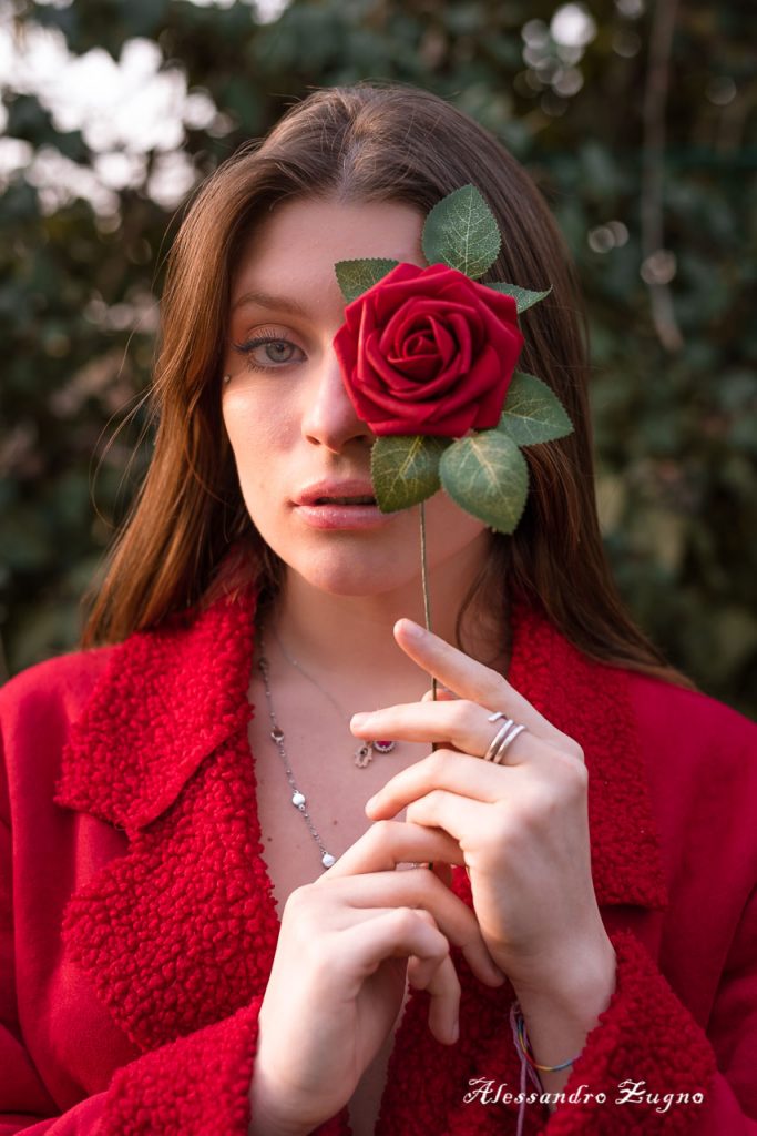 servizio fotografico di ragazza con rosa